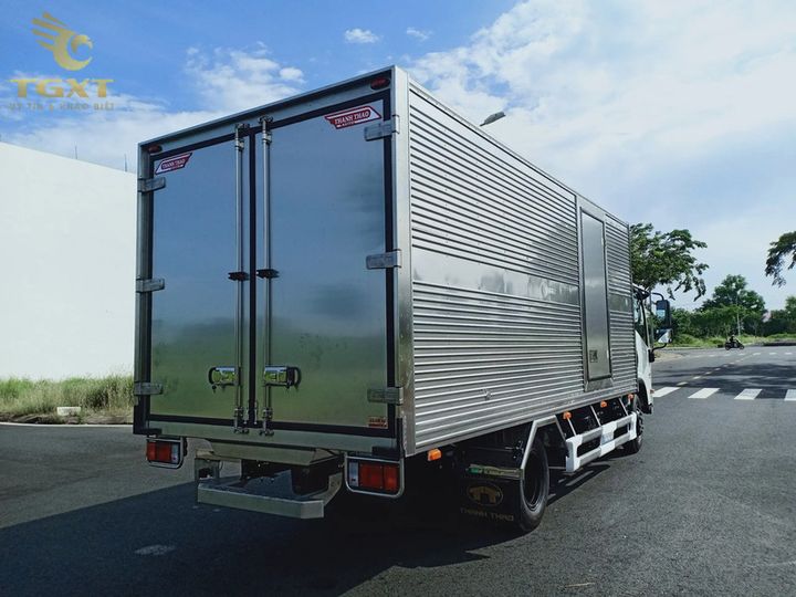 So sánh các thương hiệu máy ra vào lốp xe tải tại Việt Nam, giúp doanh nghiệp chọn lựa thiết bị phù hợp.