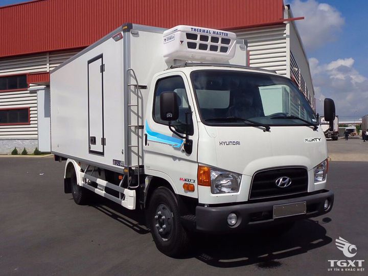 Xe tải đông lạnh Hyundai Mighty W11S 6T Euro 5 - vận chuyển hàng nhiệt độ thấp, tiết kiệm nhiên liệu, thân thiện môi trường tại Việt Nam.