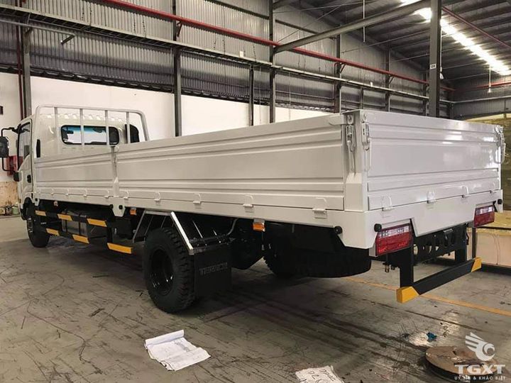 Xe tải Teraco Tera 190SL E5 1.9 Tấn, thùng lửng dài 6.2m, động cơ Euro 5, tiết kiệm nhiên liệu, phù hợp vận chuyển đô thị.