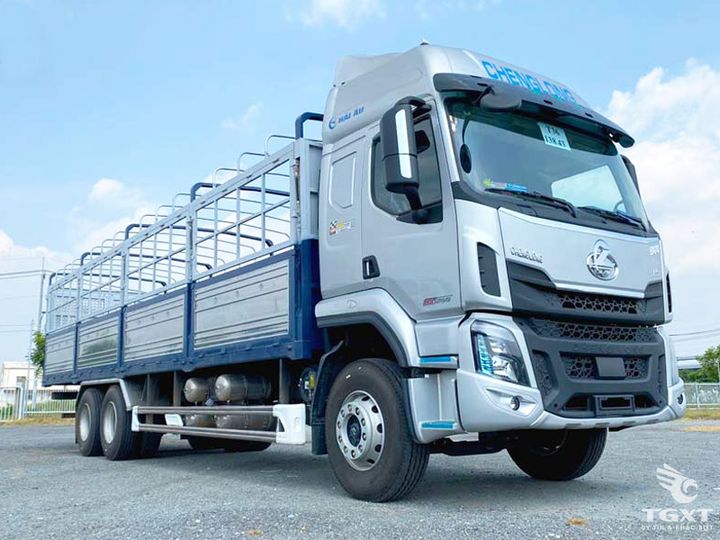 Xe tải ChengLong 15 tấn, động cơ 260HP, thiết kế khí động học, phù hợp vận chuyển dài, đa dạng thùng, tiết kiệm nhiên liệu, an toàn tối đa.
