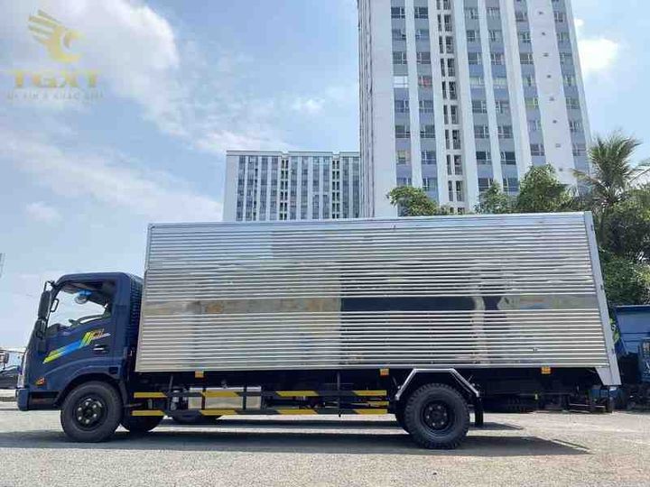 Hình ảnh kích thước thùng xe tải 30 tấn, phù hợp vận chuyển hàng hóa lớn.