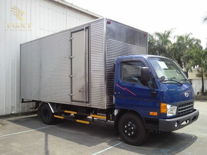 Xe tải 2.5 tấn linh hoạt phù hợp cho vận chuyển hàng hóa trong đô thị.