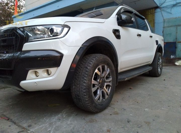 Lốp xe Ford Ranger bơm đúng mức theo tiêu chuẩn nhà sản xuất, đảm bảo an toàn và hiệu suất tối ưu.