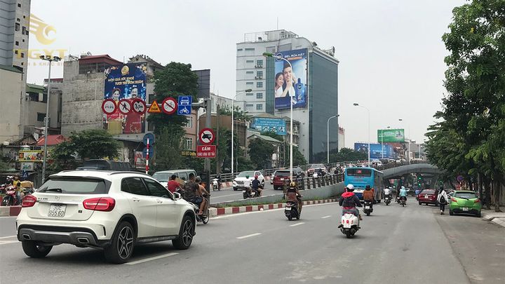Biểu đồ về giờ cấm tải xe tải tại TP.HCM 2024, bao gồm tuyến đường và hướng dẫn mới nhất.