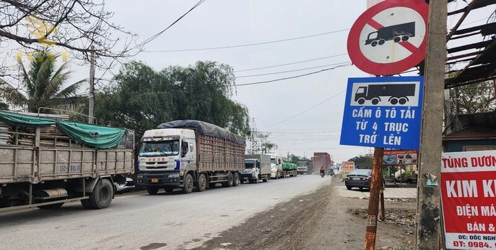 Bảng danh sách các tuyến đường cấm xe tải tại Hà Nội theo quy định.
