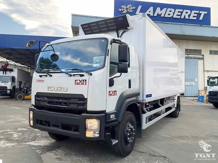 Xe tải Isuzu FVR 7 tấn, thùng đông lạnh 61m³ duy trì -20°C, động cơ 240PS, bền bỉ, tiết kiệm nhiên liệu.