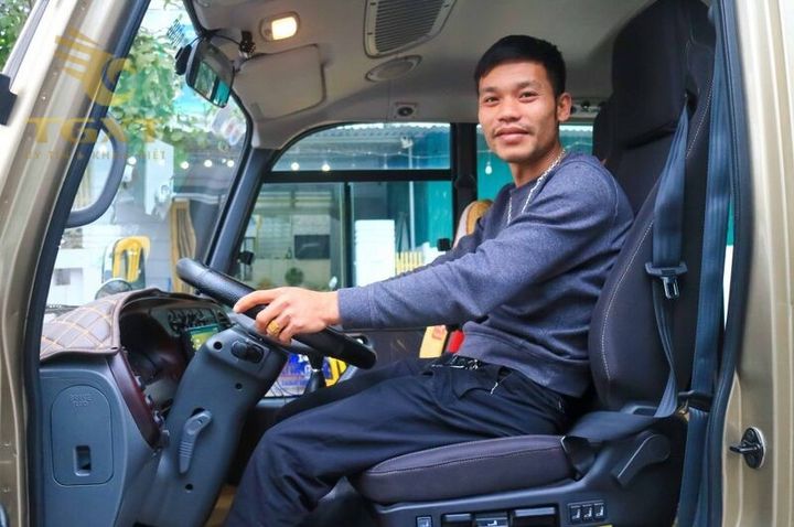 Hình ảnh cộng đồng tài xế xe tải Việt Nam, thể hiện sự đoàn kết và phát triển trong ngành logistics.