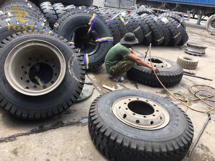 Lốp xe tải cũ và mới so sánh trong bài viết chi tiết.
