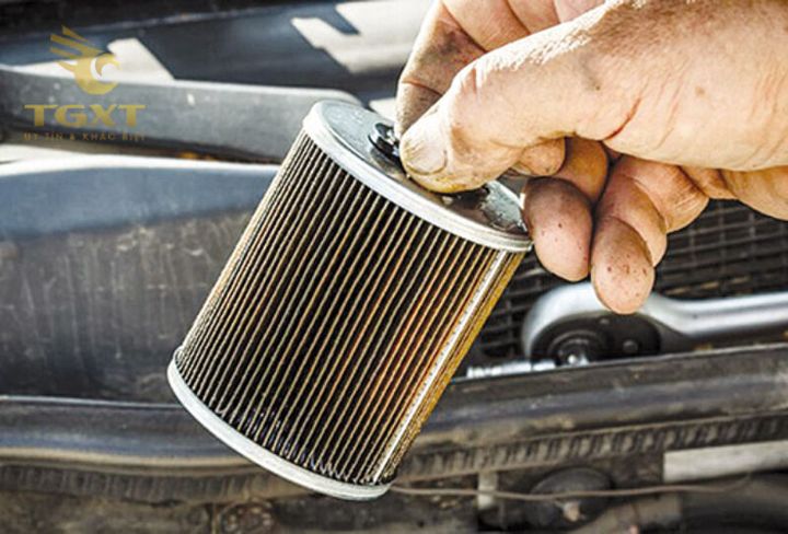 Lọc dầu xe tải hiệu suất cao trong môi trường khắc nghiệt, bảo vệ động cơ bền bỉ, kéo dài tuổi thọ. Hướng dẫn chọn, bảo trì đúng cách.
