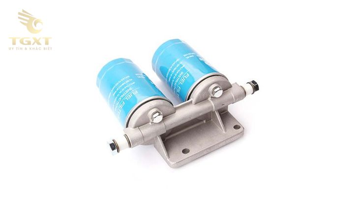 Hình ảnh hệ thống lọc dầu kép và lọc phụ cho xe tải, nâng cao hiệu suất và bảo vệ động cơ trong điều kiện khắc nghiệt.