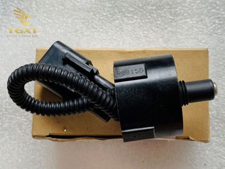 Cảm biến báo lỗi lọc dầu trên xe tải, cảnh báo sớm các vấn đề hệ thống bôi trơn động cơ.