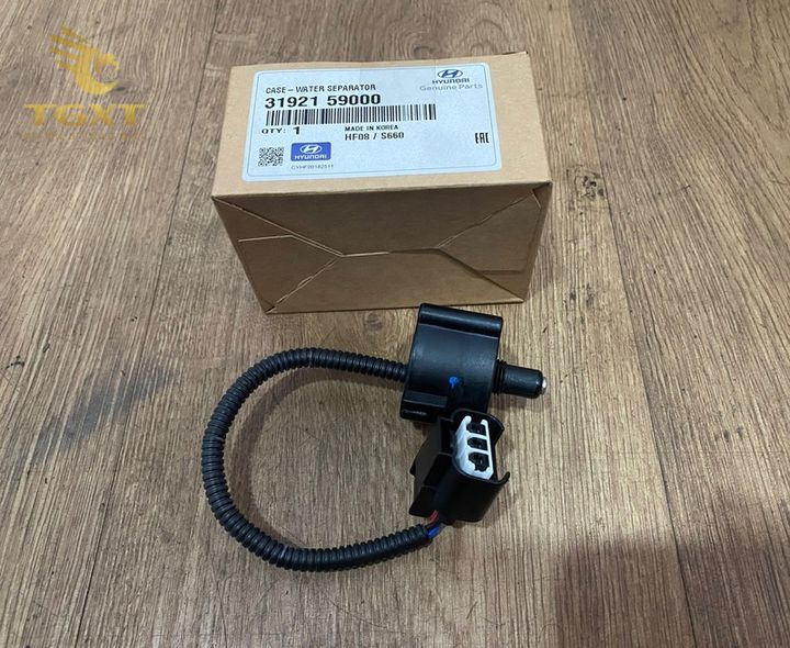 Cảm biến báo lỗi lọc dầu của xe tải, cảnh báo quan trọng về hệ thống bôi trơn động cơ.