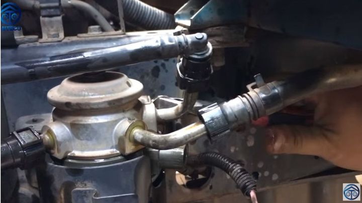 Xe tải với hệ thống lọc dầu tích hợp giúp duy trì hiệu suất tối ưu và giảm chi phí sửa chữa.